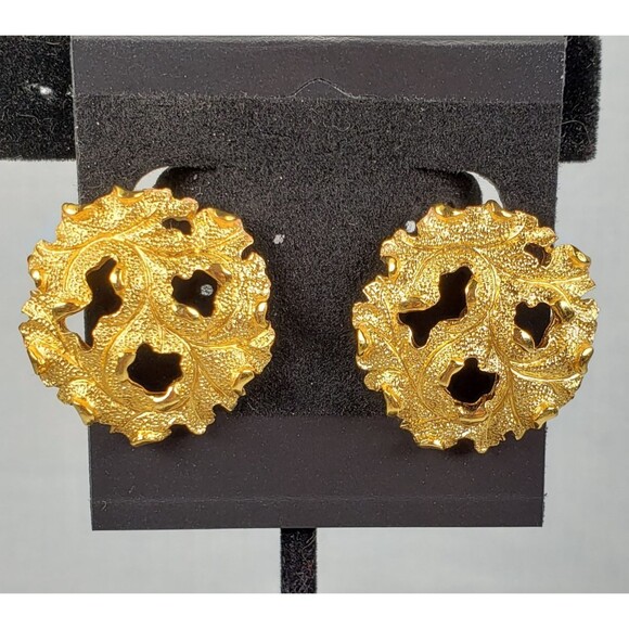 Vintage Signed Crown Trifari Gold Tone Oak Leaf Retro Statement Clip On Earrings - Picture 1 of 12